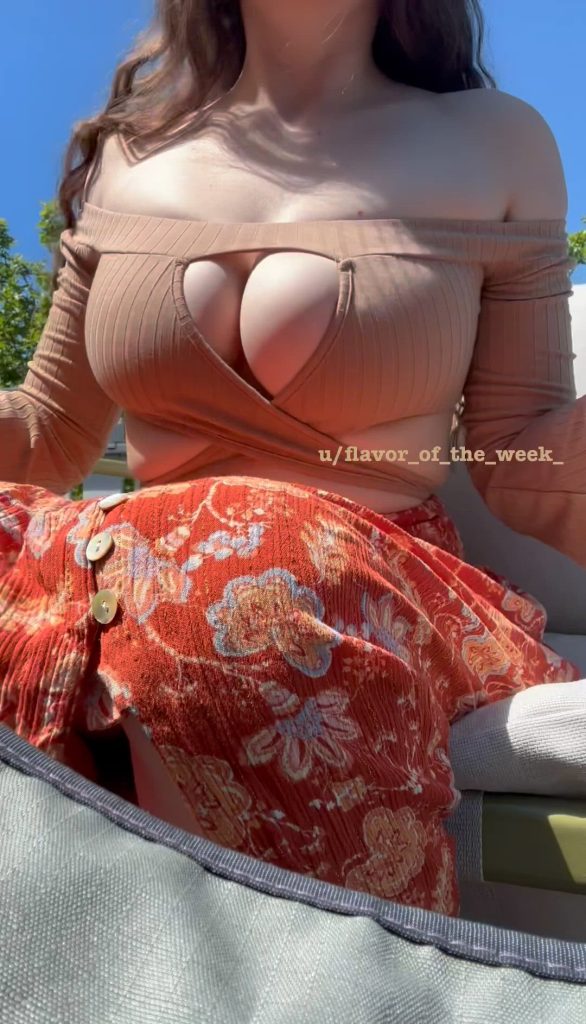 Flavoroftheweek – Big tits, boobs, brunette