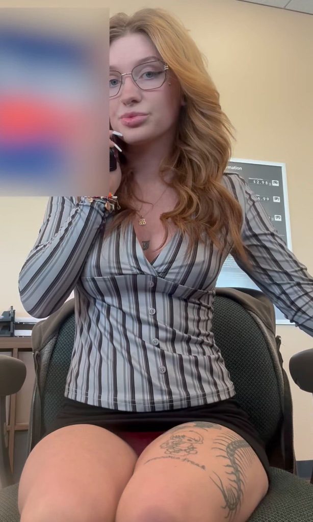 Kittycourt7 – Amateur, coworker, exposed