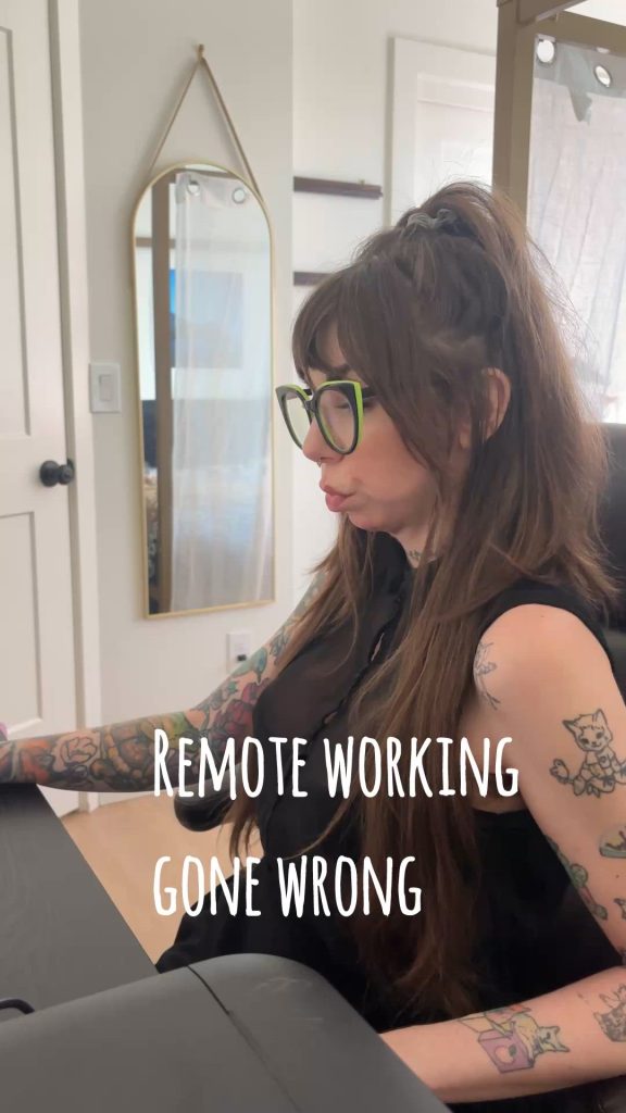 8knottydevil8 – Remote working gone wrong Featuring Biankastrange Full Vid available now on Fans