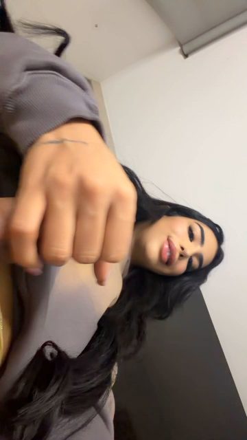 Nikkigirldick – Will you open your mouth, or let me cum on your face?