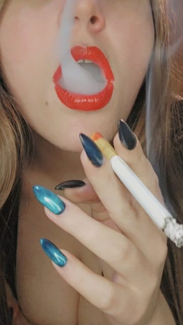 Wanda1 – Your smoking queen