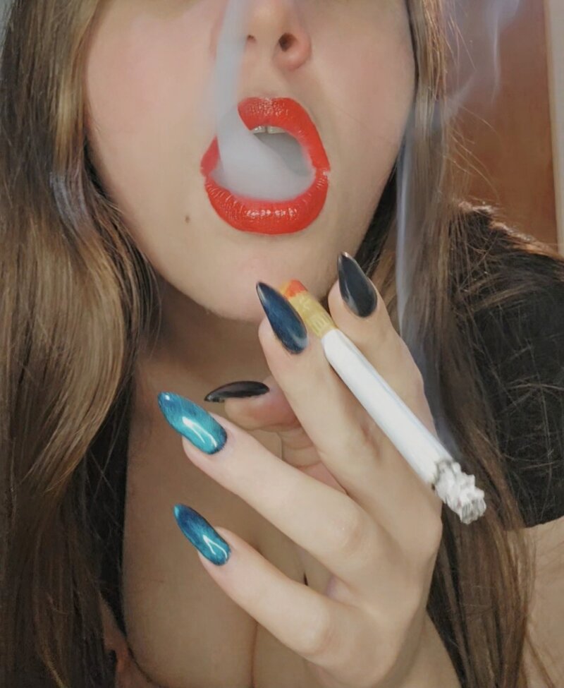 Wanda1 – Your smoking queen