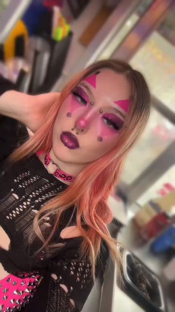 Mollylovescoffee – Come Clown around with Molly at Miss Mochas Now-3 30pm 6331 S 212th St Kent Wa 9